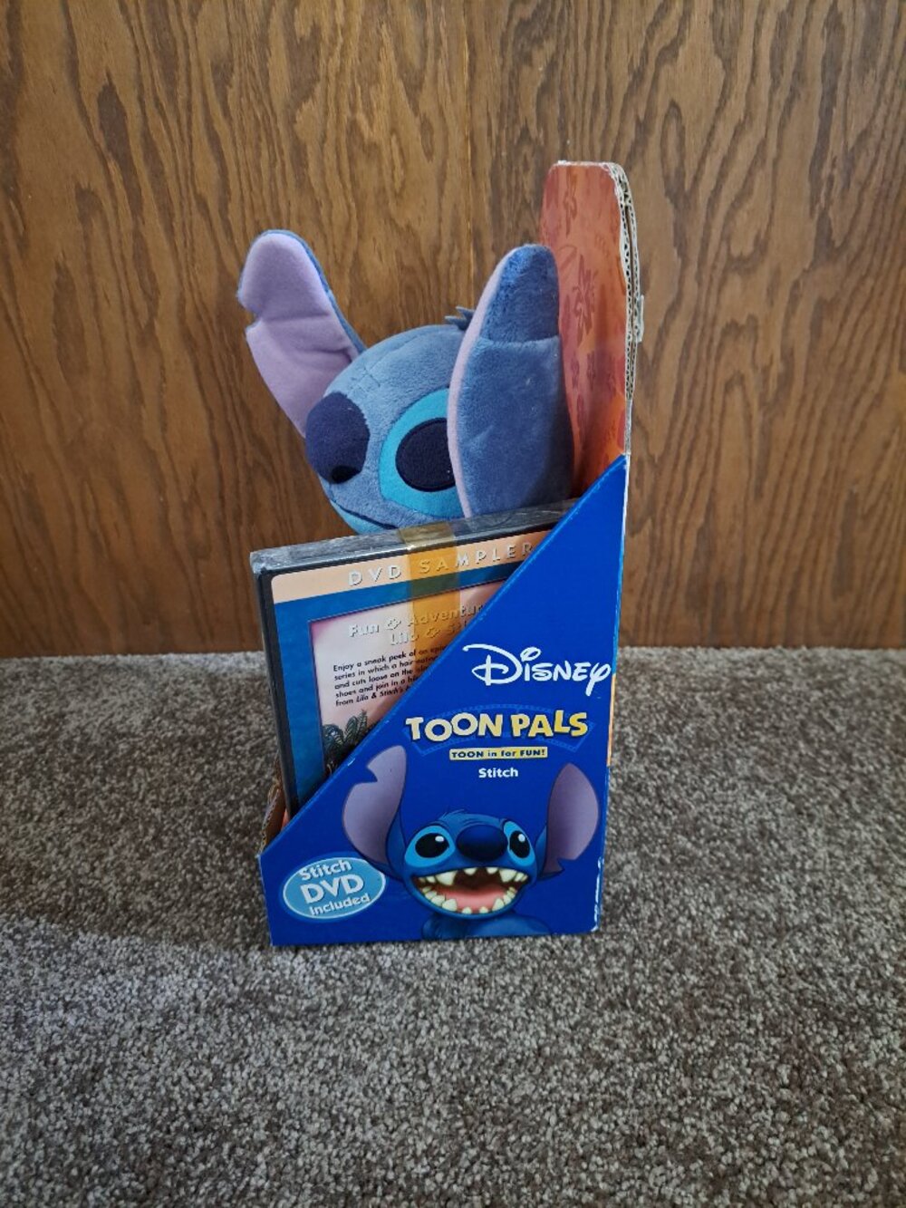 NWT Disney Toon Pals Lilo & Stitch set,includes a Stitch plush figure and DVD - Picture 2 of 7